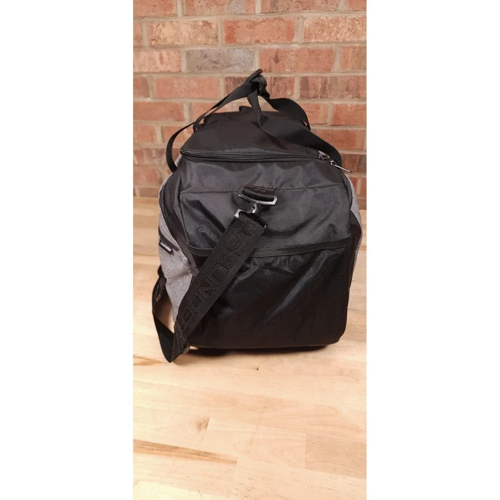 UNDER ARMOUR Mens UA Undeniable 4.0 Duffle Graphite Black Bag Gym